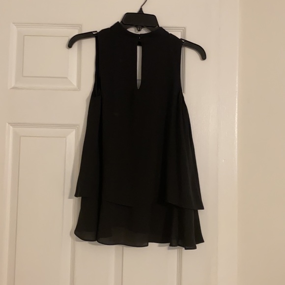 Amazing sleeveless collar neck strap blouse - Picture 2 of 3